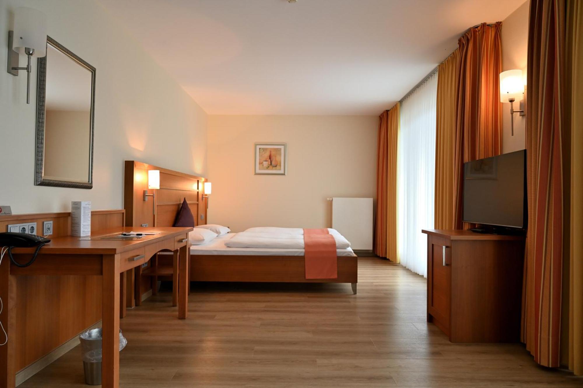 Ramada By Wyndham Duesseldorf Ratingen Hotel Eksteriør billede