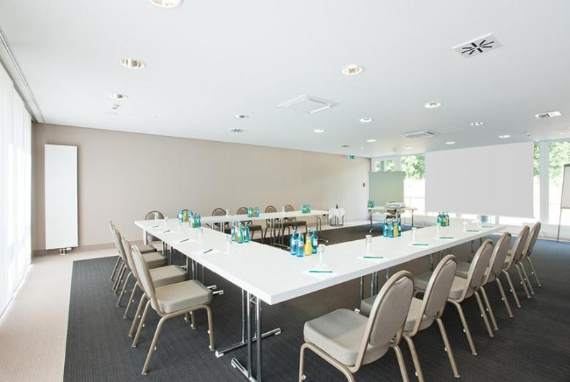 Ramada By Wyndham Duesseldorf Ratingen Hotel Eksteriør billede