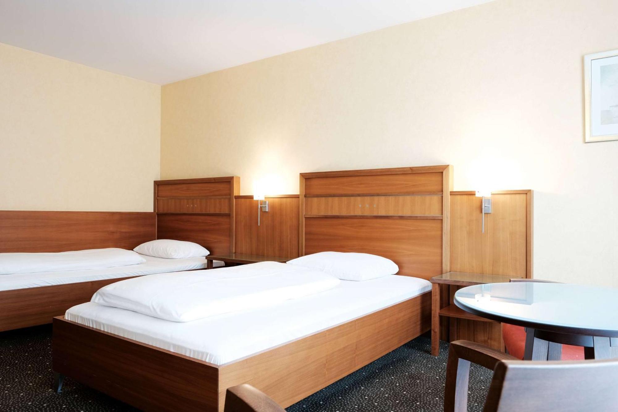 Ramada By Wyndham Duesseldorf Ratingen Hotel Eksteriør billede