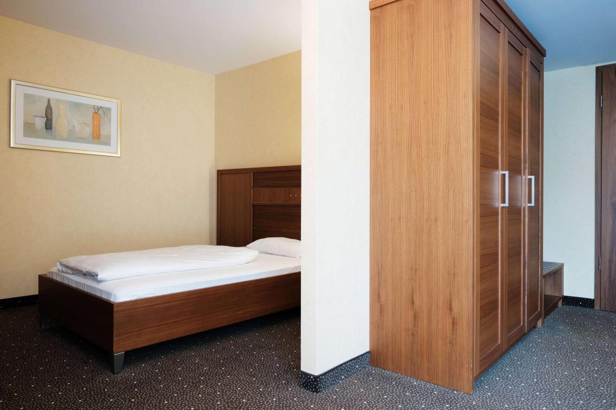 Ramada By Wyndham Duesseldorf Ratingen Hotel Eksteriør billede