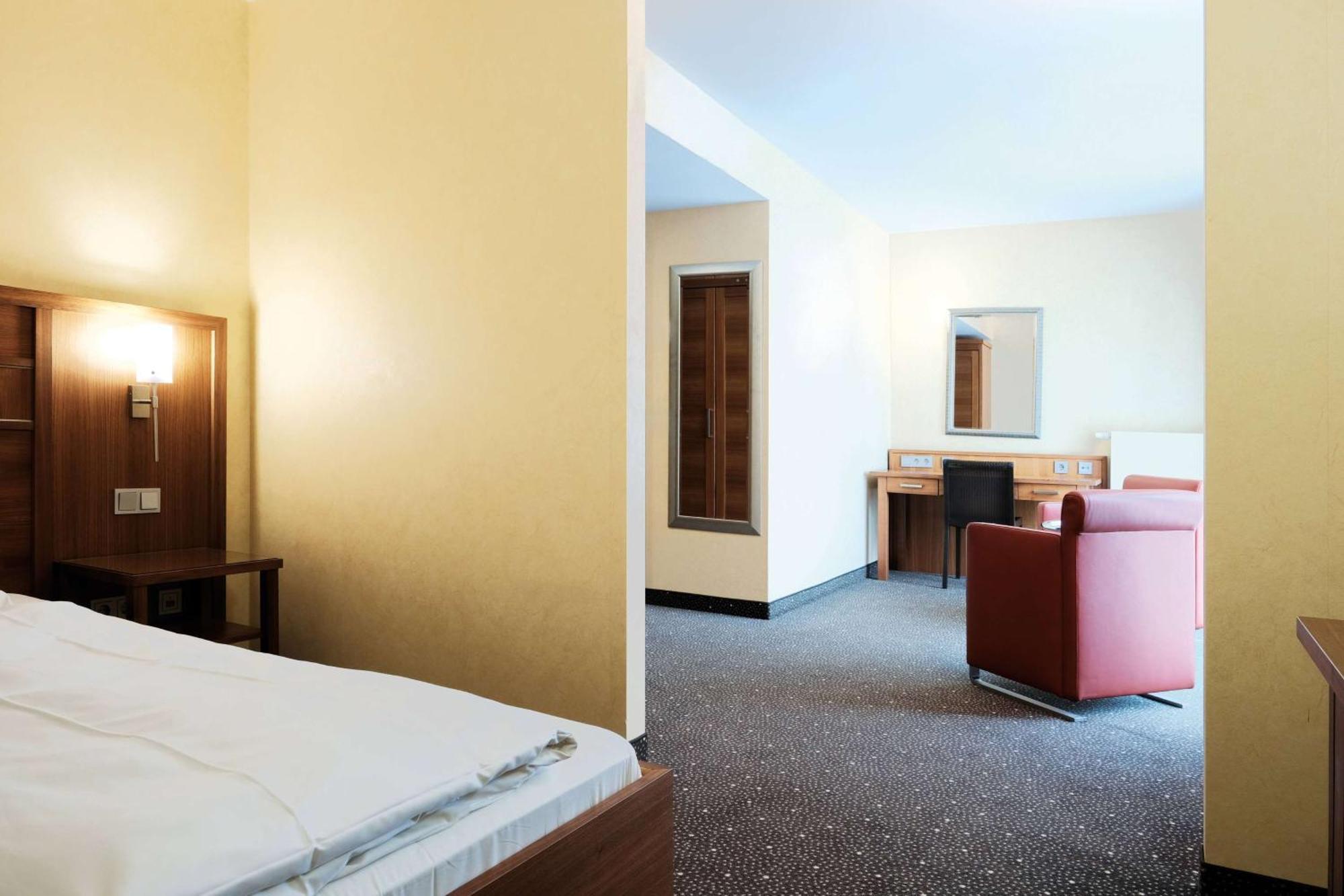 Ramada By Wyndham Duesseldorf Ratingen Hotel Eksteriør billede