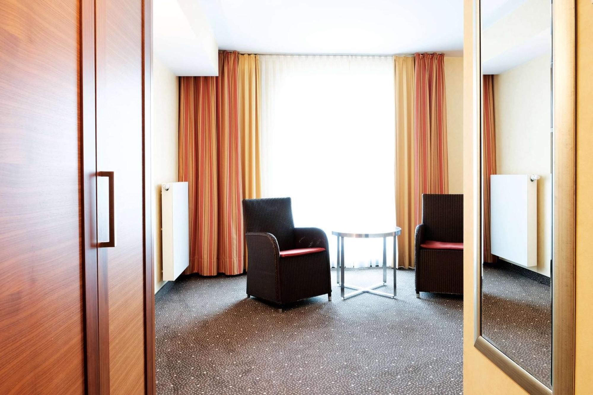 Ramada By Wyndham Duesseldorf Ratingen Hotel Eksteriør billede