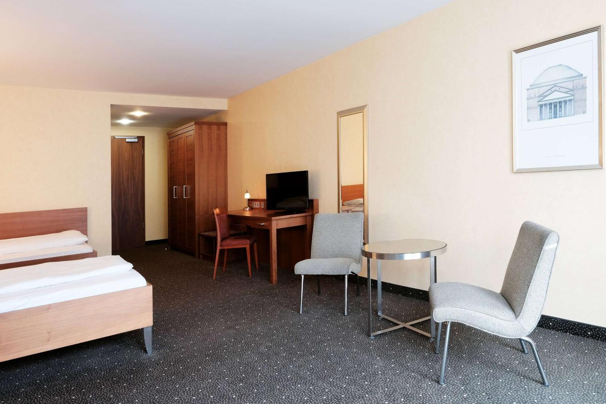 Ramada By Wyndham Duesseldorf Ratingen Hotel Eksteriør billede