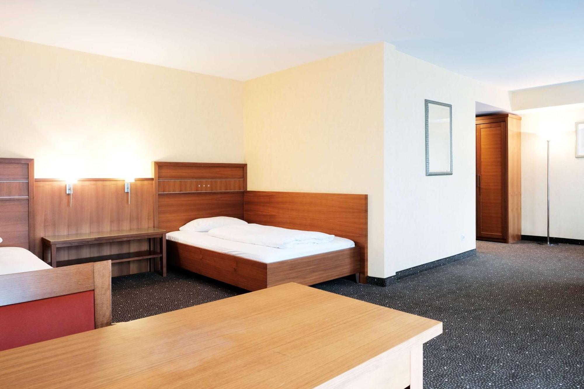 Ramada By Wyndham Duesseldorf Ratingen Hotel Eksteriør billede