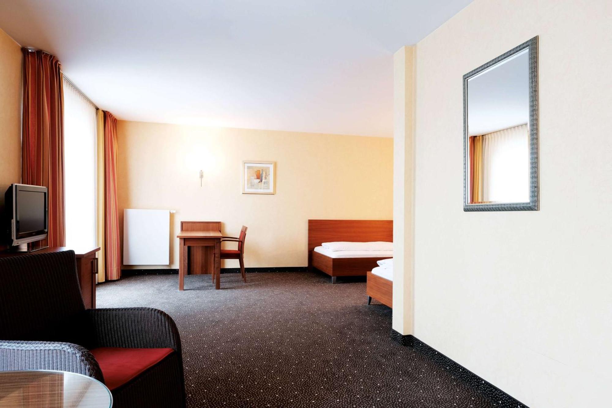 Ramada By Wyndham Duesseldorf Ratingen Hotel Eksteriør billede