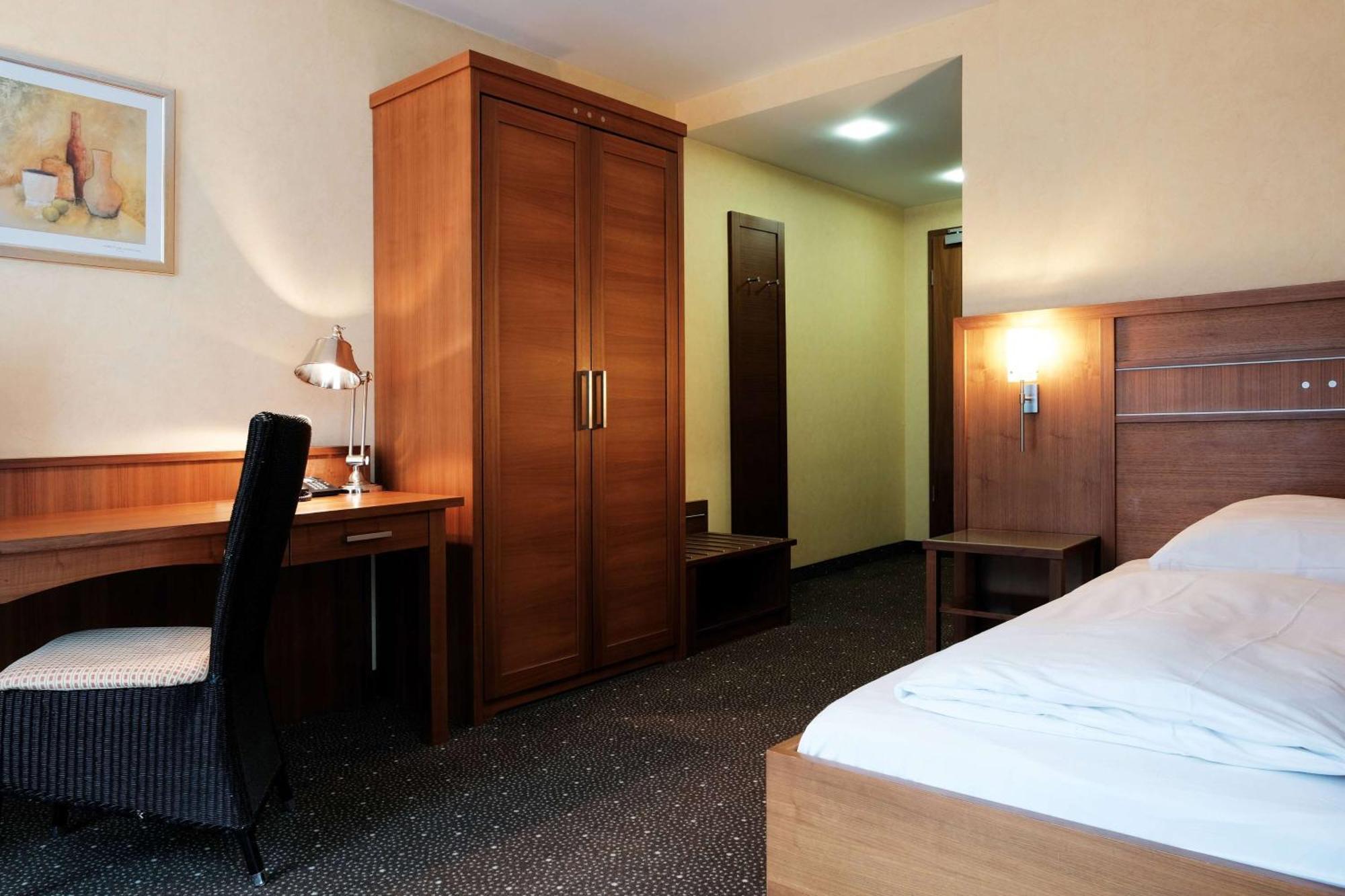 Ramada By Wyndham Duesseldorf Ratingen Hotel Eksteriør billede