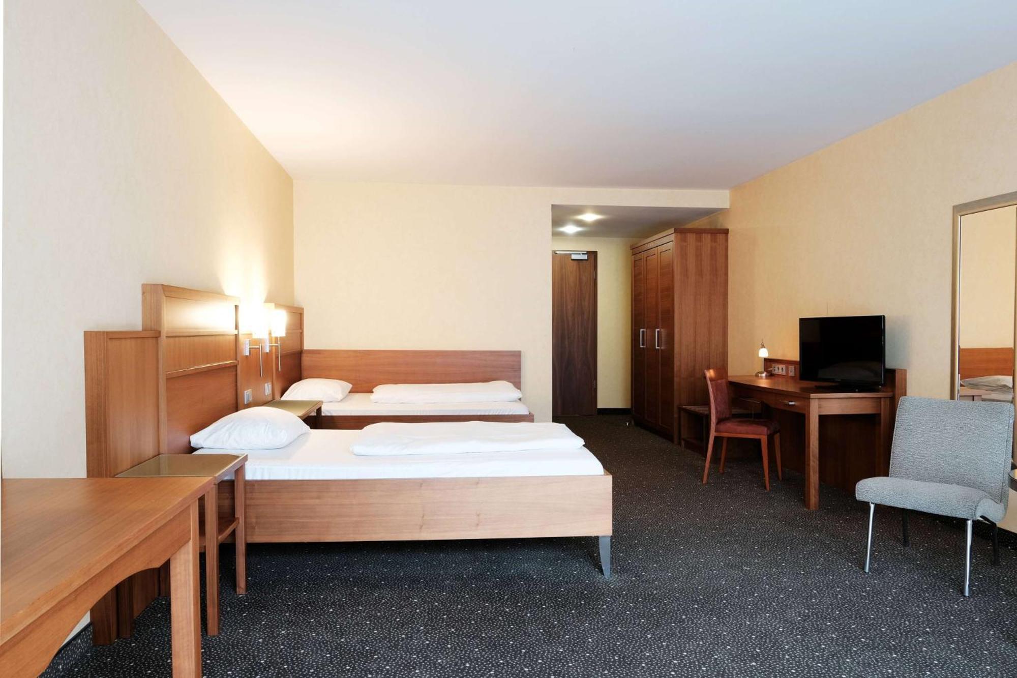Ramada By Wyndham Duesseldorf Ratingen Hotel Eksteriør billede