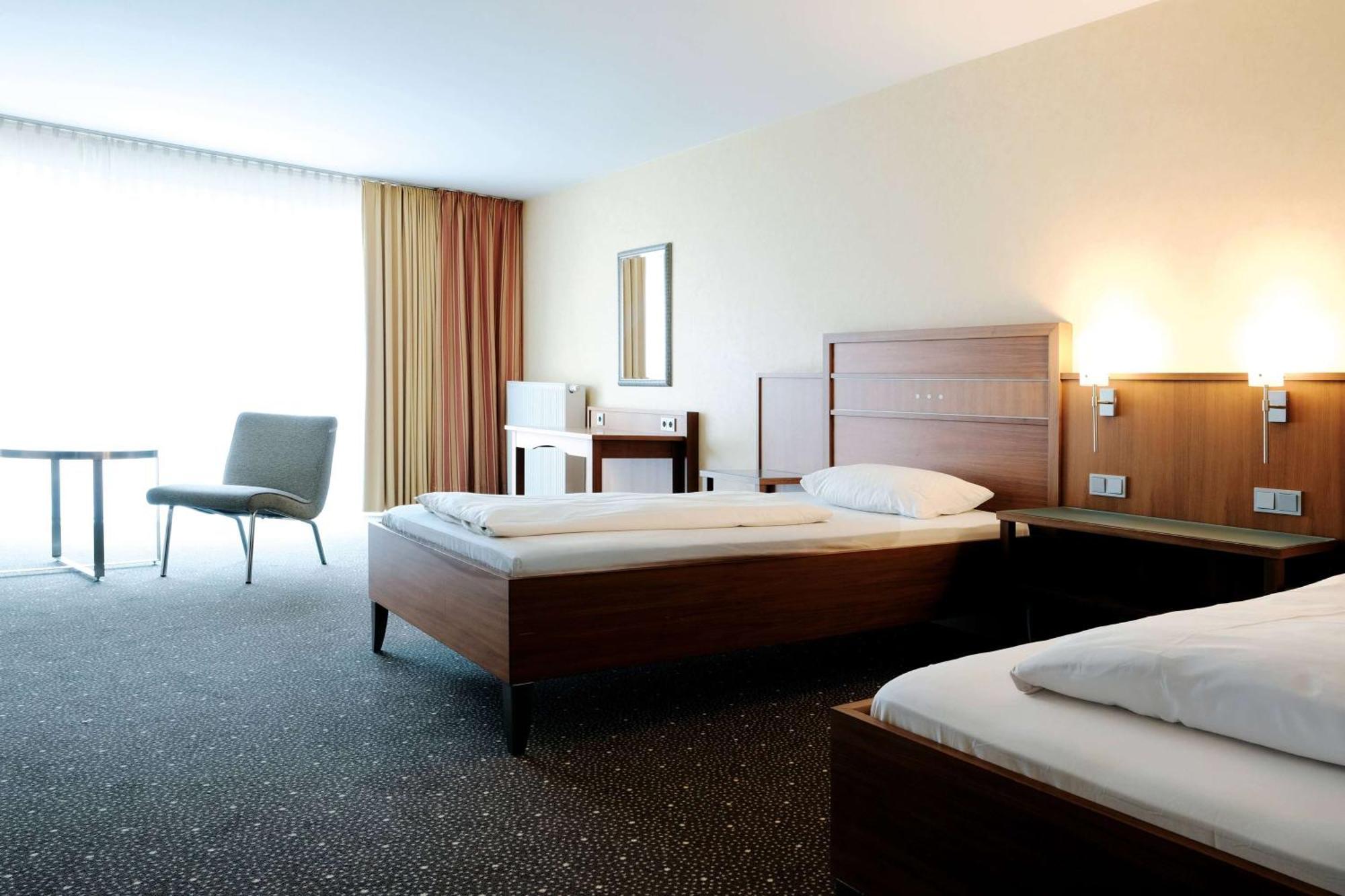 Ramada By Wyndham Duesseldorf Ratingen Hotel Eksteriør billede