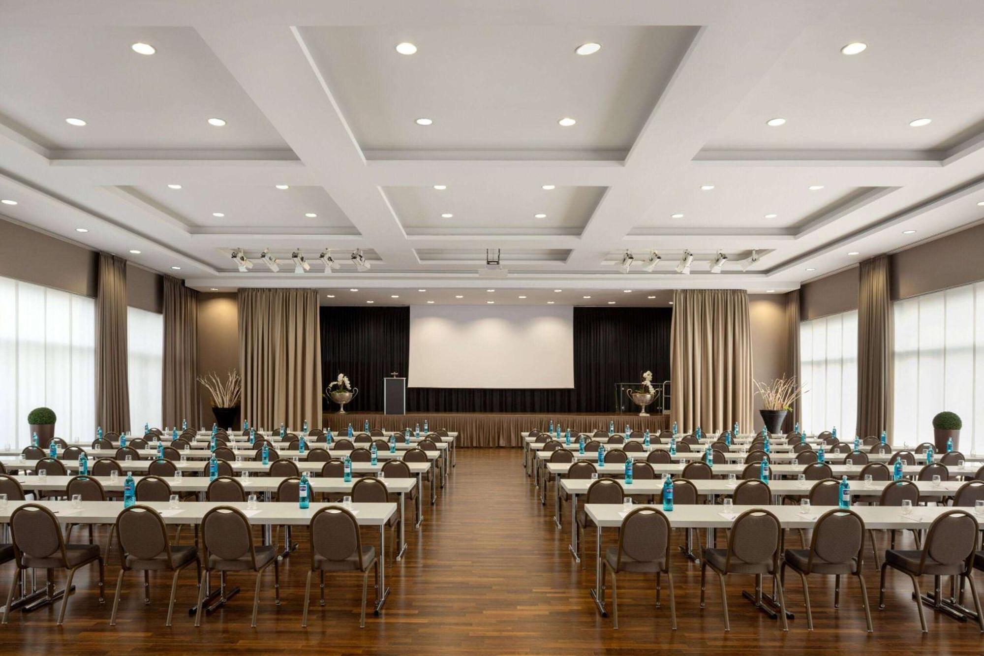 Ramada By Wyndham Duesseldorf Ratingen Hotel Eksteriør billede