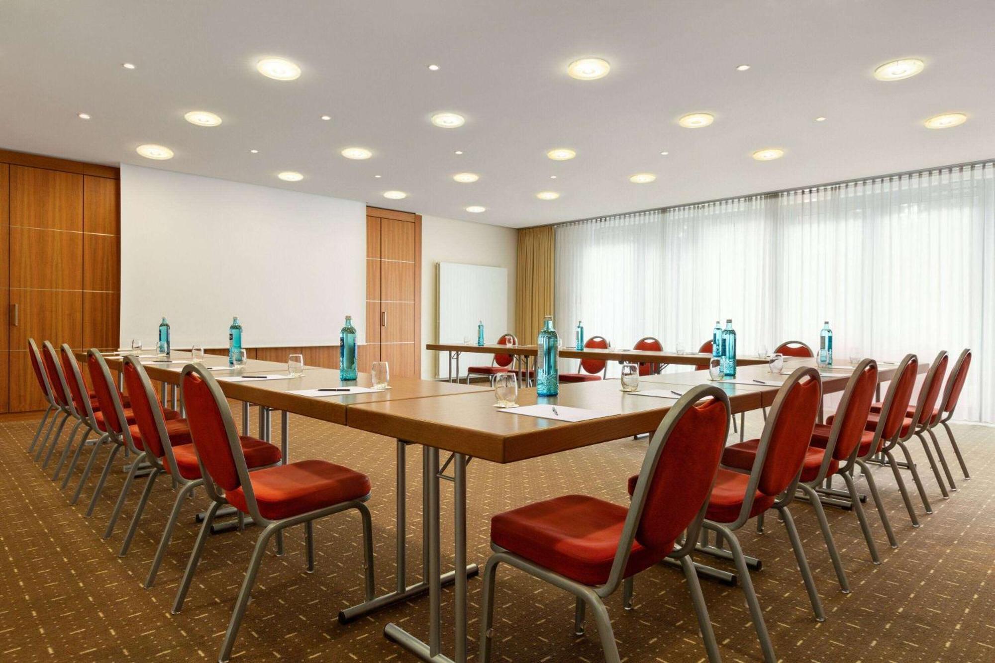 Ramada By Wyndham Duesseldorf Ratingen Hotel Eksteriør billede