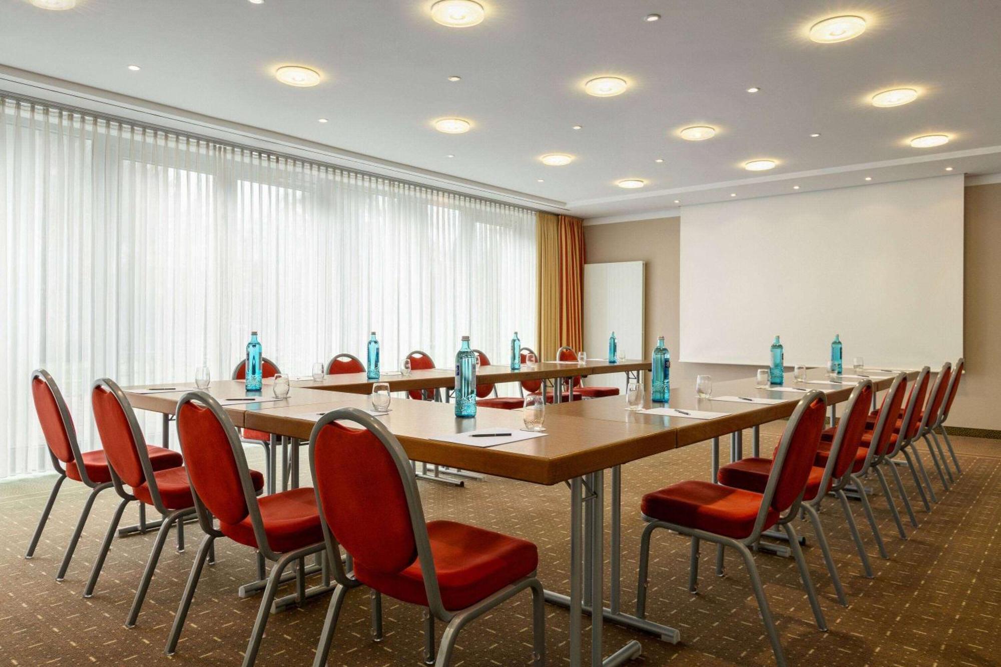 Ramada By Wyndham Duesseldorf Ratingen Hotel Eksteriør billede