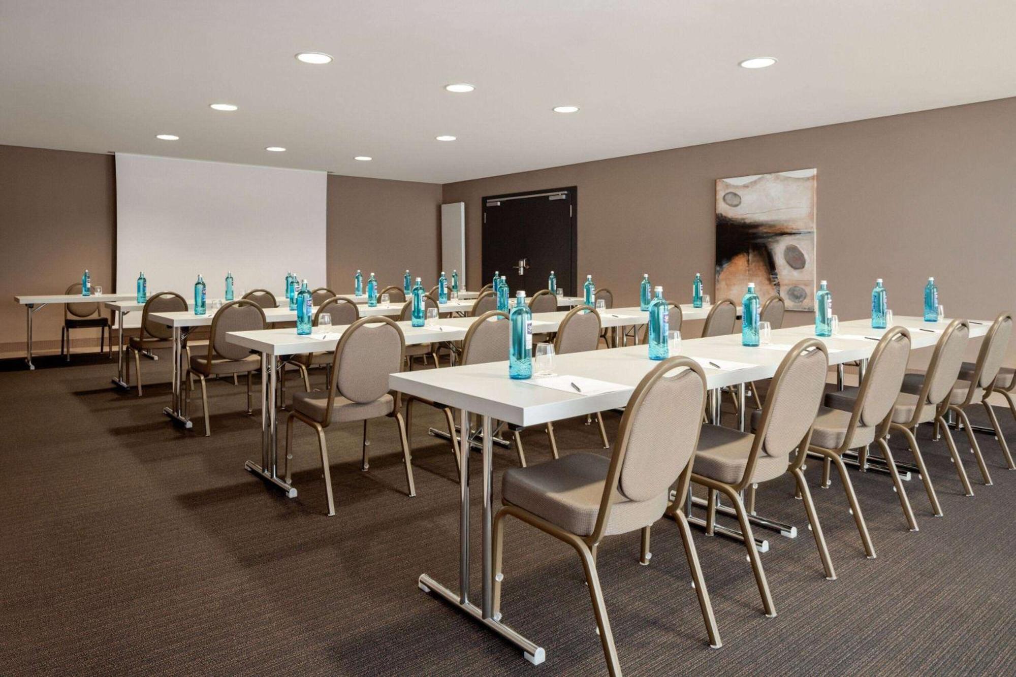 Ramada By Wyndham Duesseldorf Ratingen Hotel Eksteriør billede